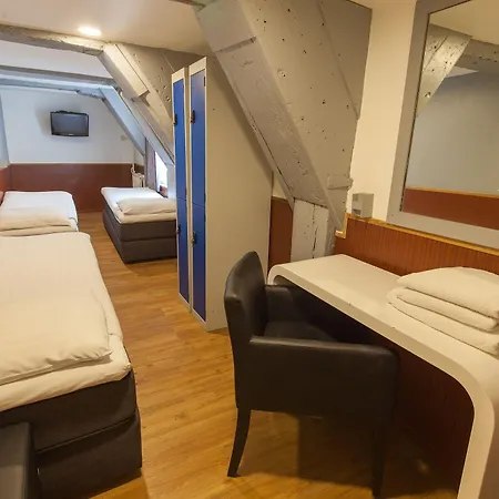 Travel 2* אמסטרדם