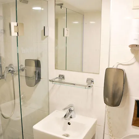 Travel Hotel 2*